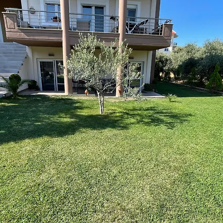 Family House Emerald Лименария