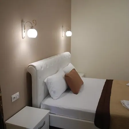 Family House Emerald Апартаменты Лименария