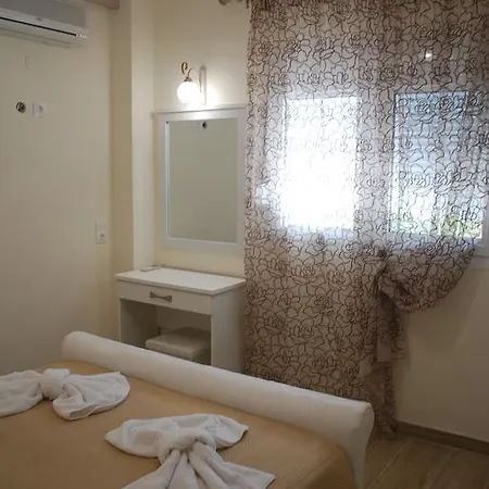 Family House Emerald Апартаменты Лименария