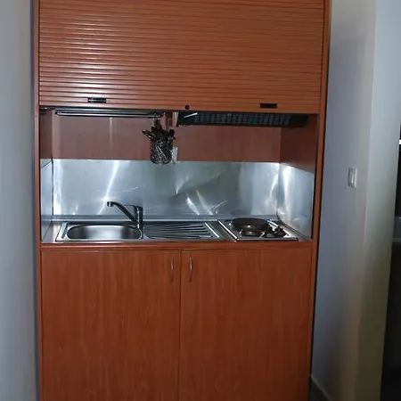 Family House Emerald Апартаменты *