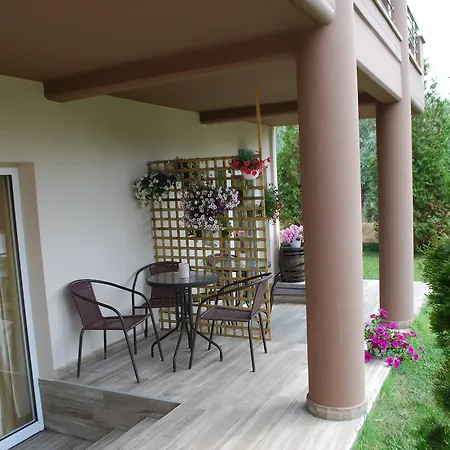 Family House Emerald アパート リメナリア